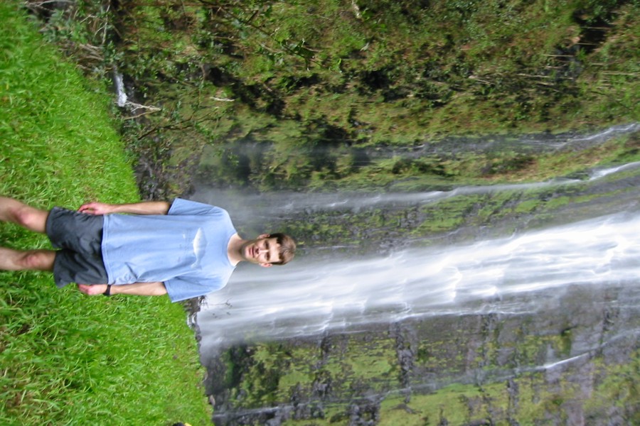 ../image/bill at waimoku falls.jpg